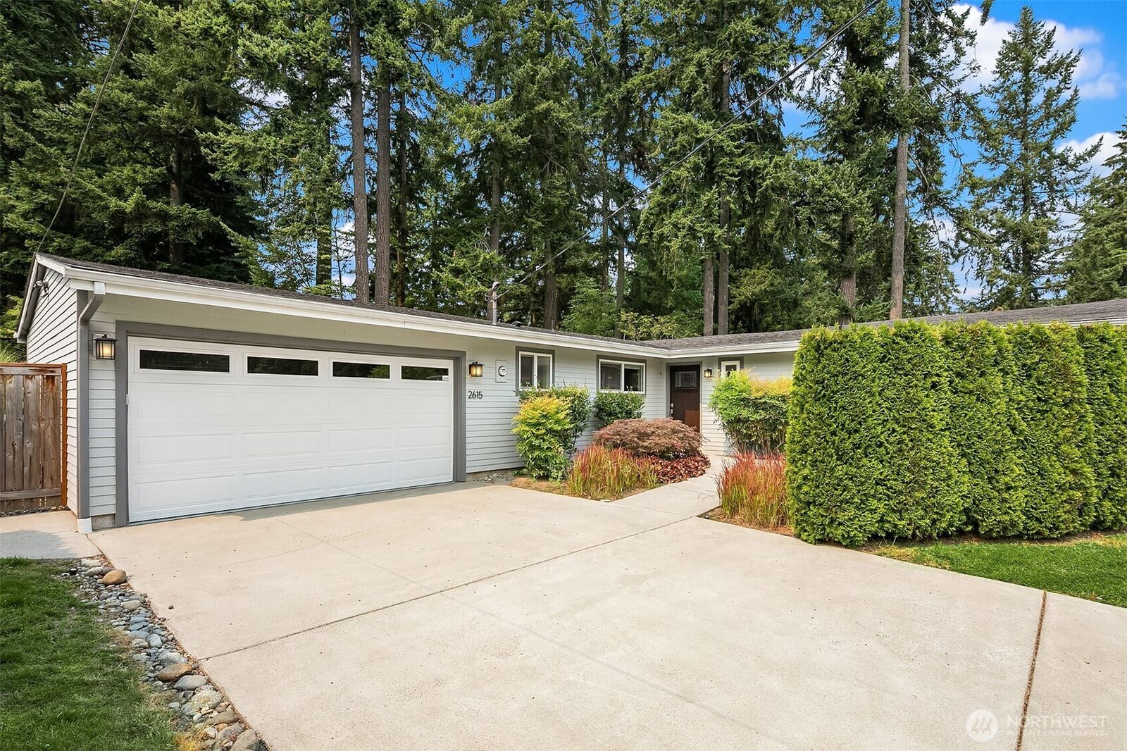 Property Photo:  2615  162nd Avenue NE  WA 98008 