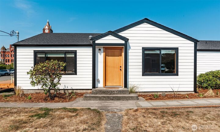 Property Photo: 1738 Washington Street WA 98368