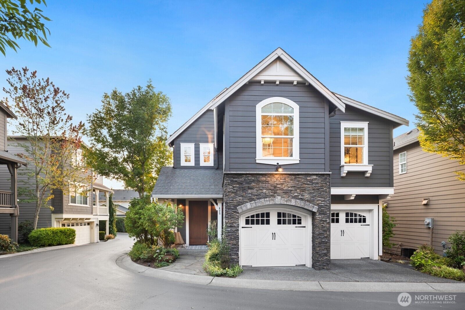 Property Photo:  425  3rd Lane S  WA 98033 