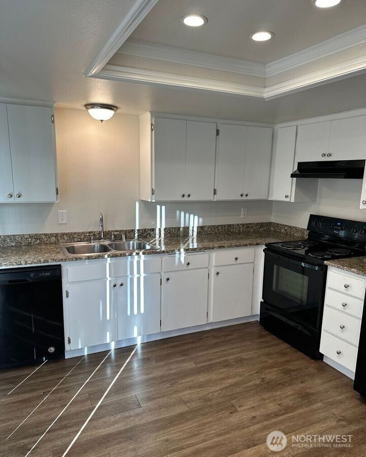 Property Photo:  225 N 21st Street  WA 98273 