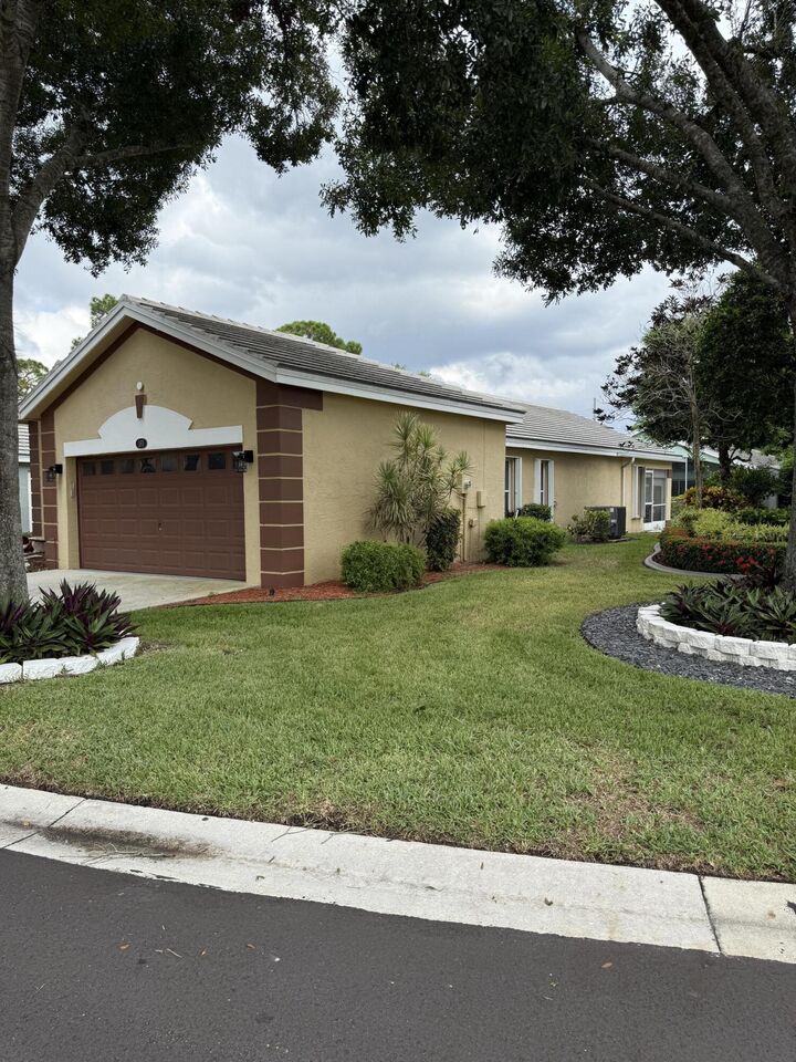 Property Photo:  165 Harbor Lake Circle  FL 33413 