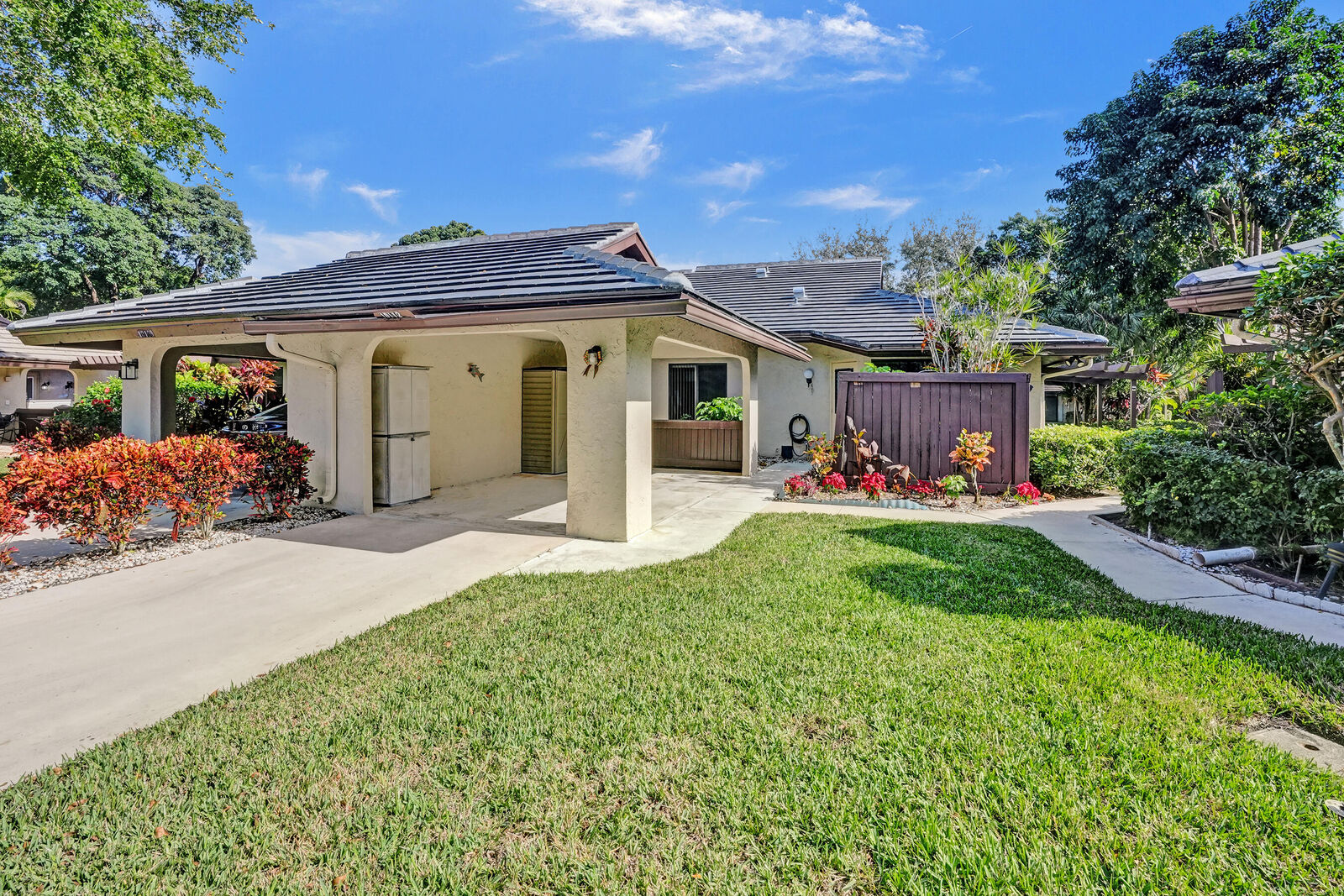 Property Photo: 10112 Marwood Place FL 33437