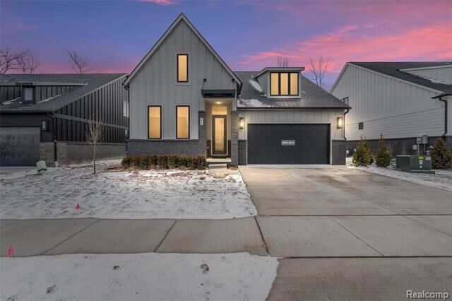 Property Photo:  66 South Trail Court  MI 48083 