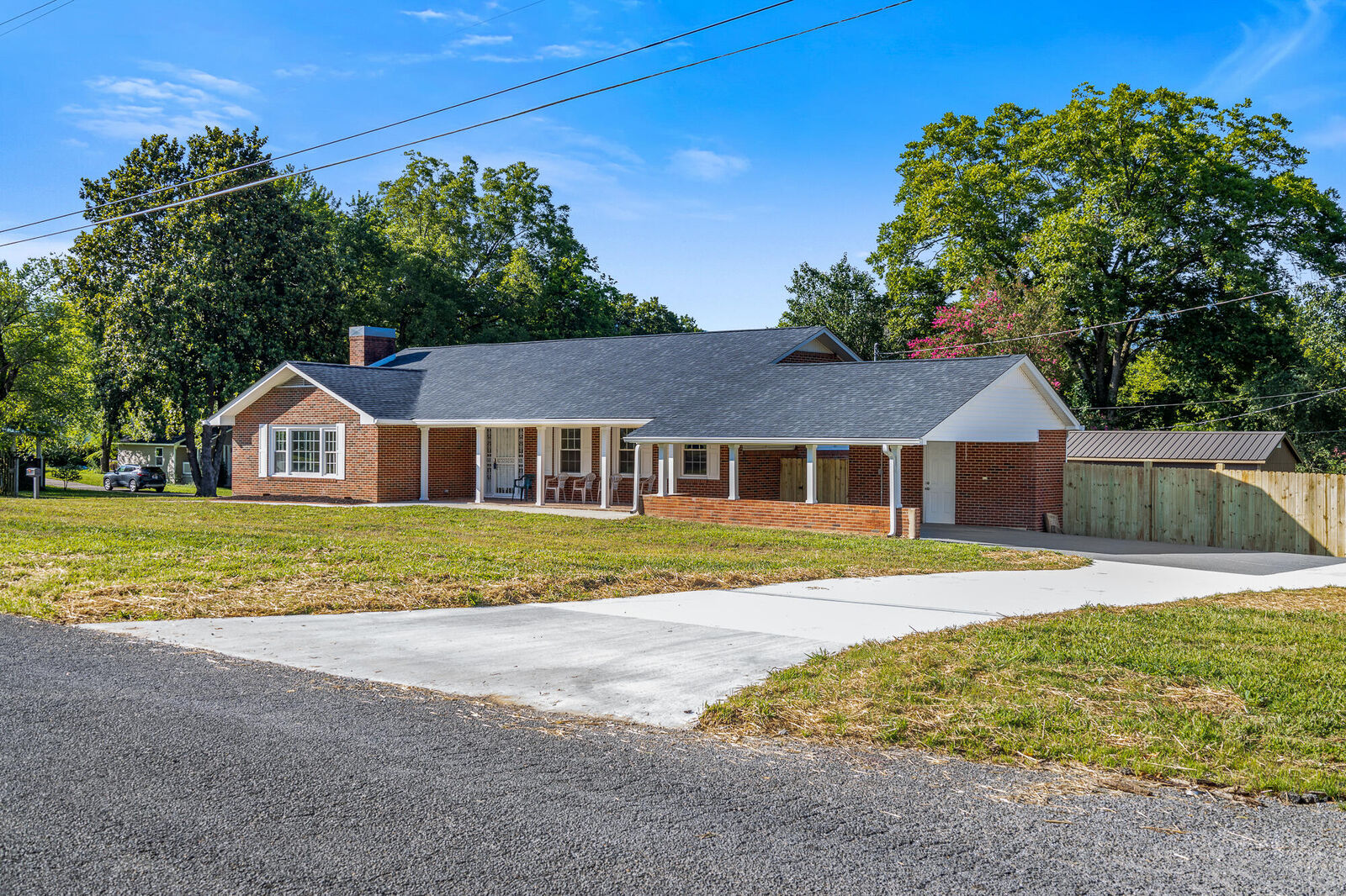 Property Photo: 1100 Washington Avenue TN 37331
