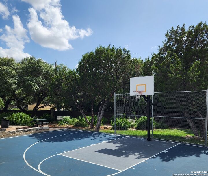Property Photo: 15822 Spyglass TX 78247