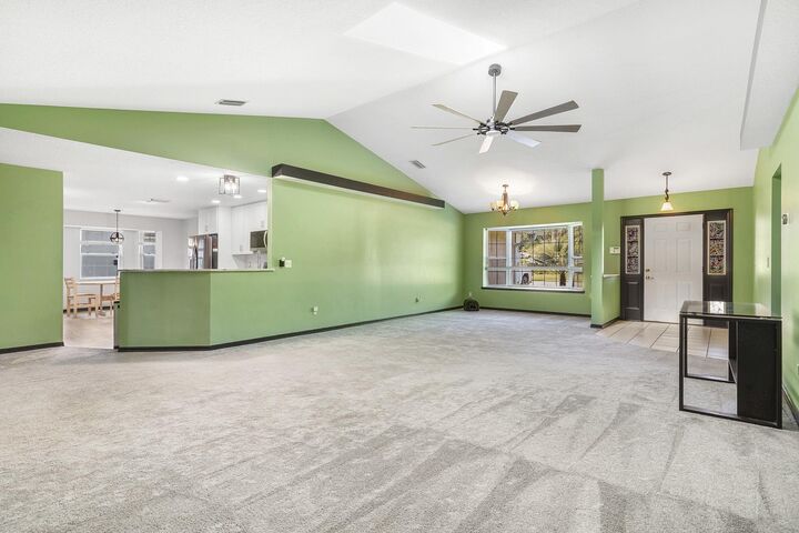Property Photo: 607 W Bianca Cir FL 32086
