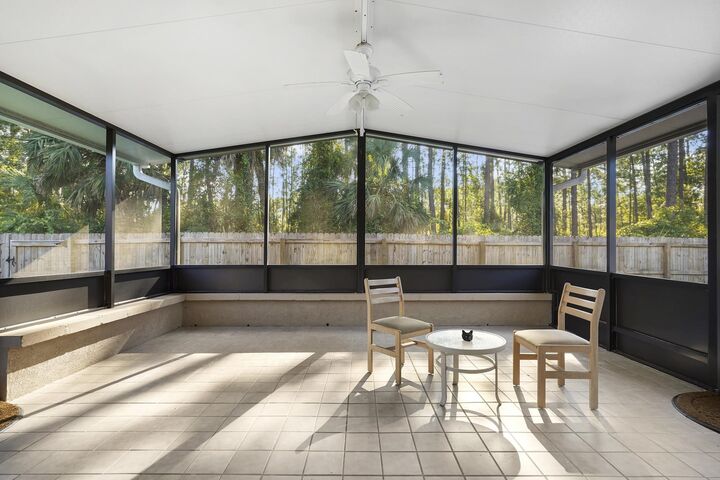 Property Photo: 607 W Bianca Cir FL 32086