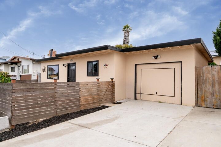 Property Photo:  1524 Luxton Street  CA 93955 