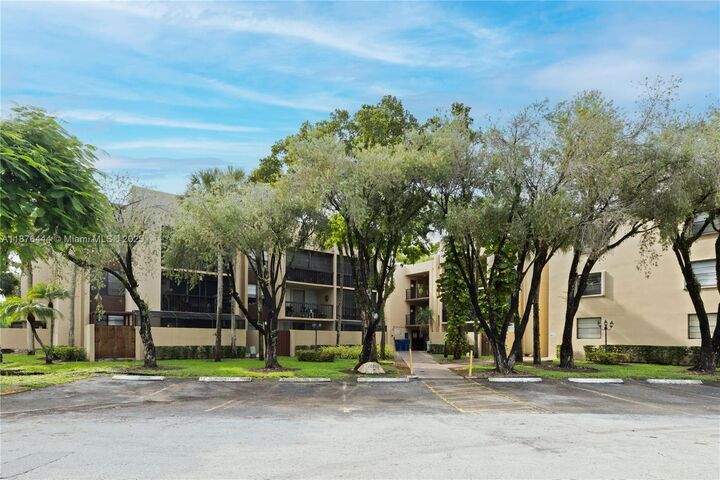 Property Photo: 10855 SW 112th Ave 217 FL 33176