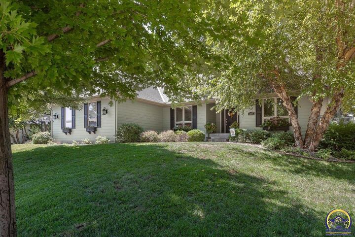 Property Photo: 207 Ruth'S Ln KS 66547