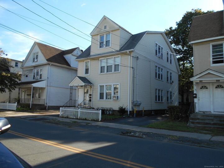 Property Photo:  684 Washington Avenue  CT 06516 