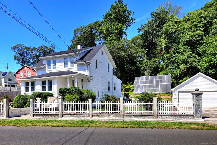 Property Photo: 184 West Avenue CT 06461