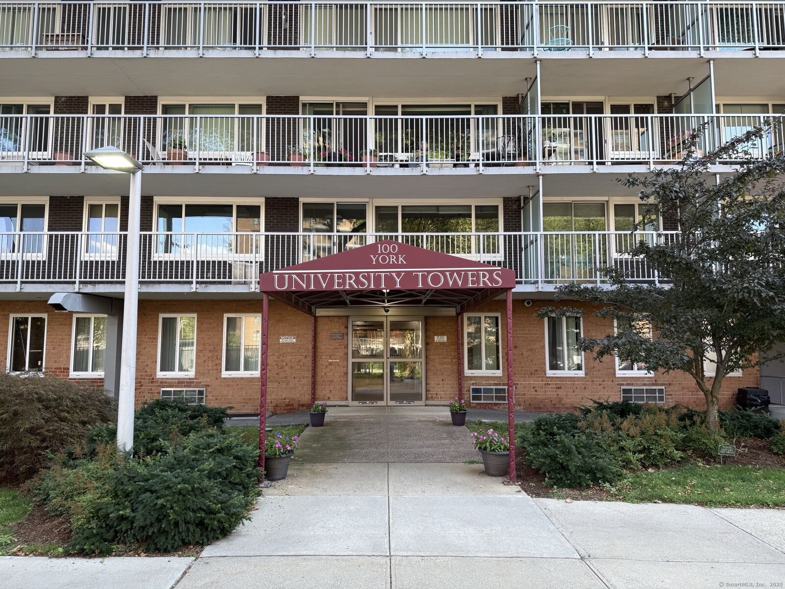 Property Photo: 100 York Street 5B CT 06511