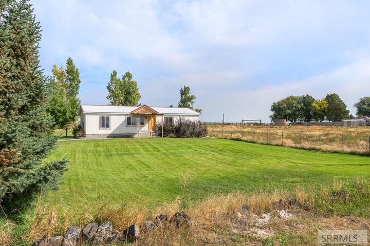 Property Photo: 548 E 1000 N ID 83236