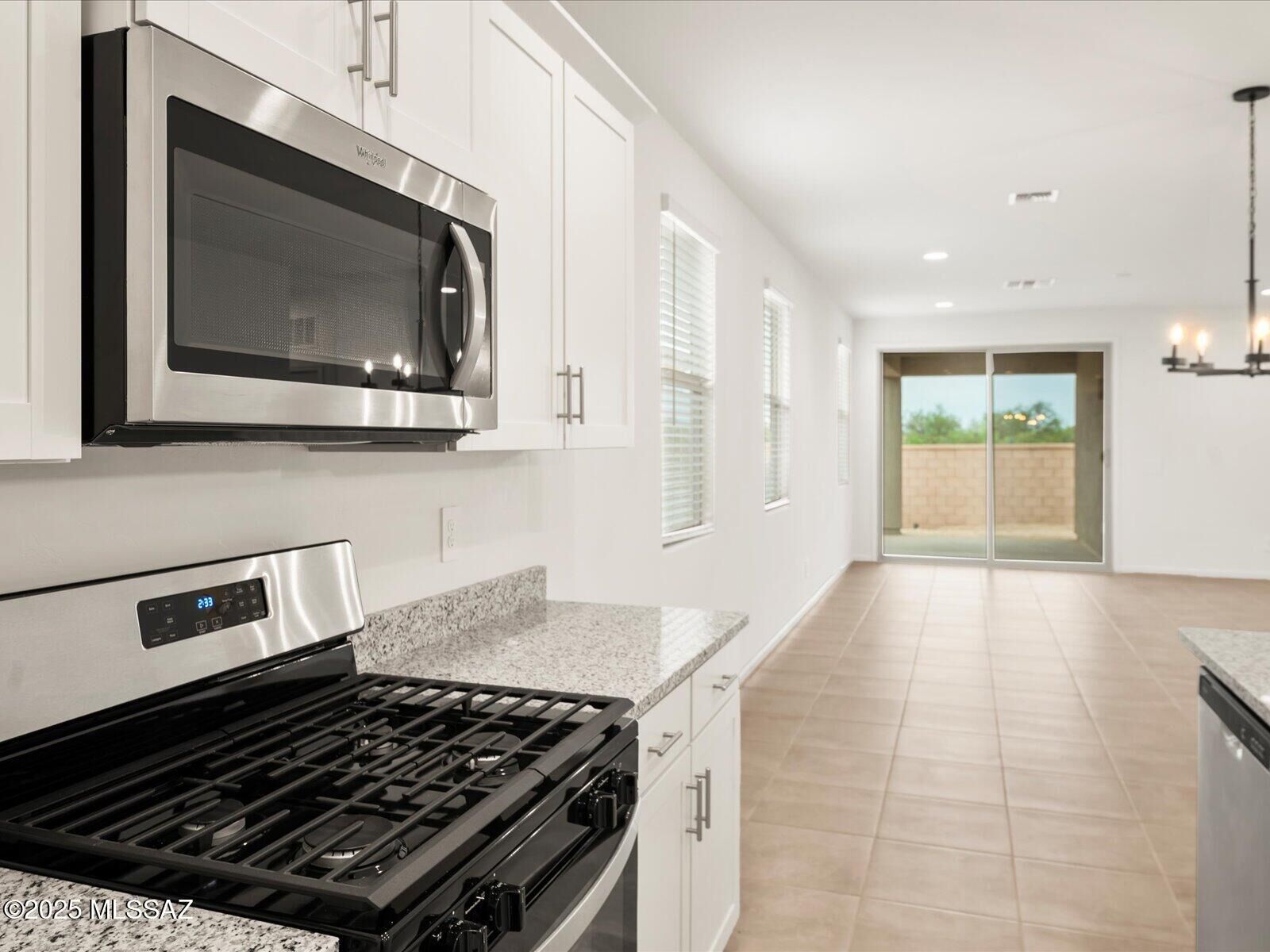 Property Photo:  737 W Calle Cubeta  AZ 85629 