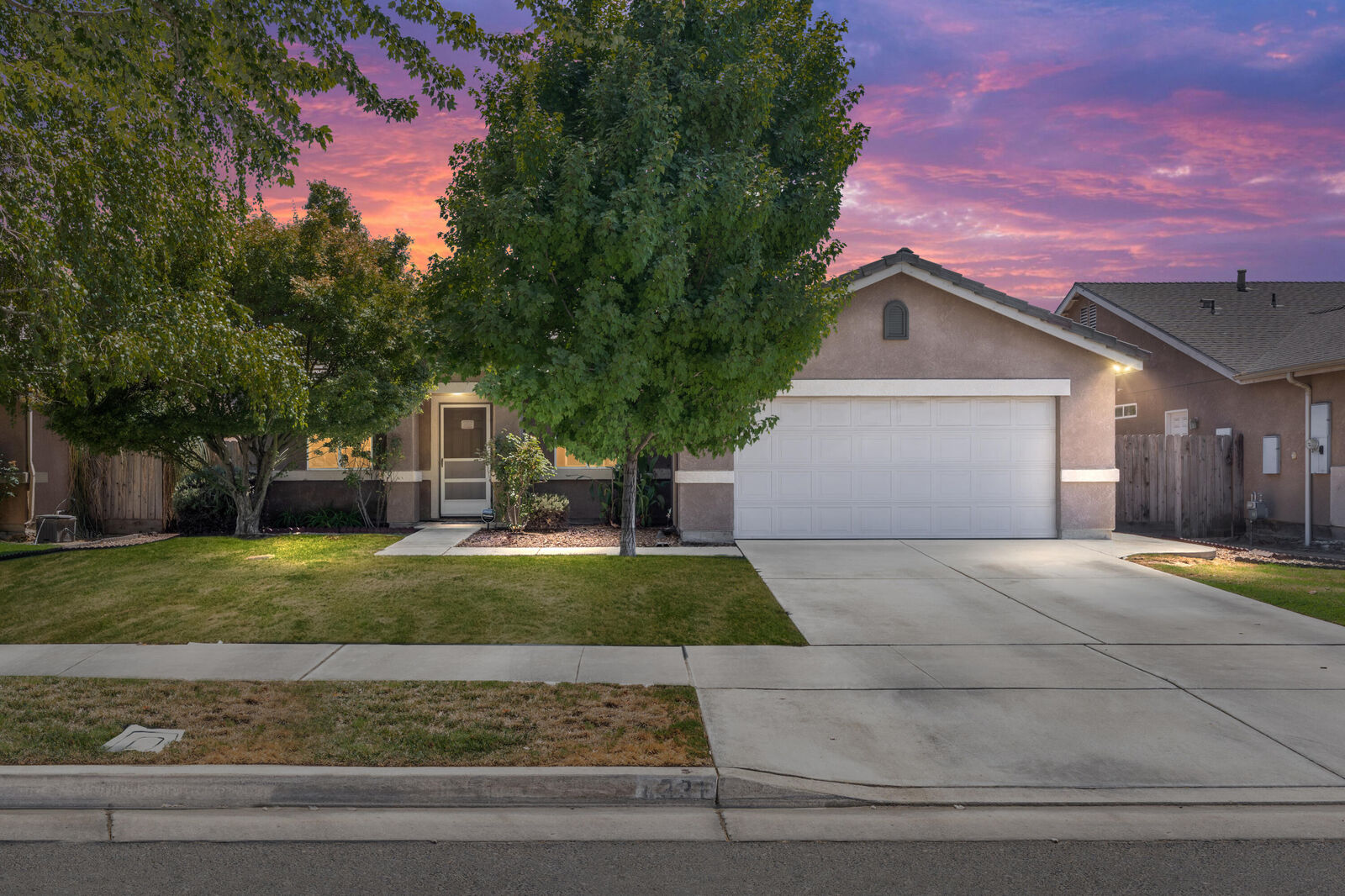 Property Photo:  4331 E Oak Ave Avenue  CA 93292