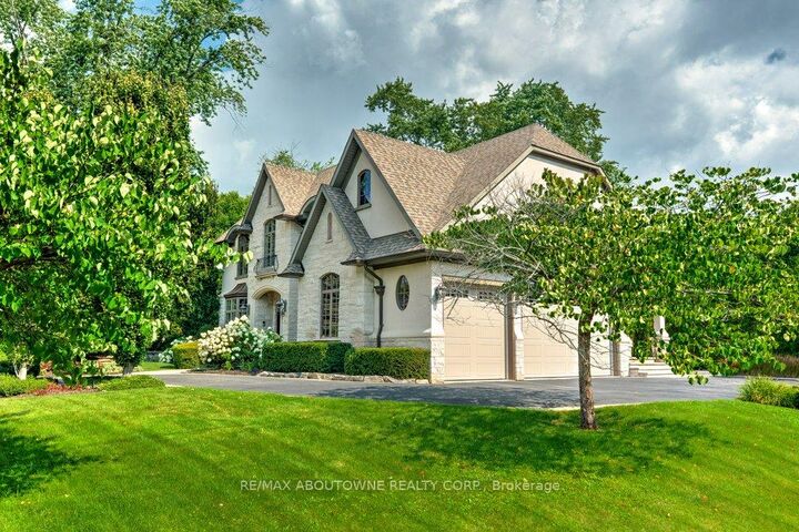 Property Photo: 1237 Donlea Crescent ON L6J 1V8