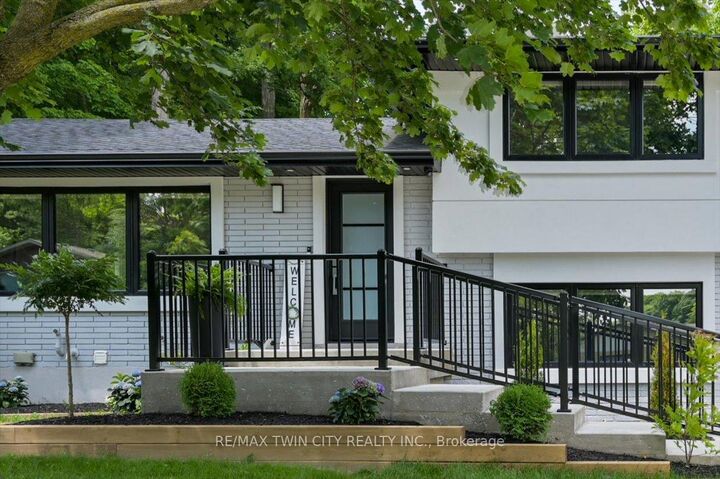 Photo de la propriété:  162 Greenbrook Drive  ON N2M 4J7 