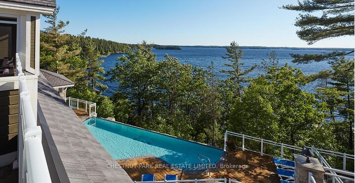 Property Photo:  1869 Muskoka District Road 118 West N/A 4  ON P1L 1W8 