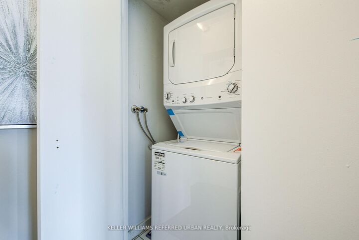 Property Photo:  218 Queens Quay W 2501  ON M5J 2Y6 