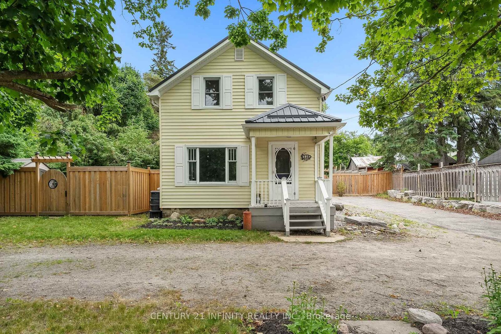 Photo de la propriété:  128 Glengarry Road  ON L0A 1A0 