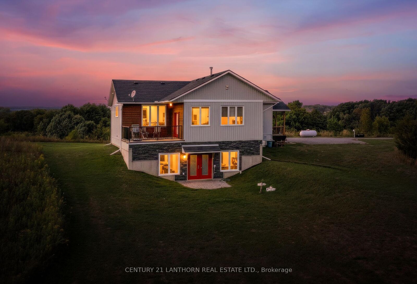 Property Photo: 581 Frankford Road ON K0K 2B0