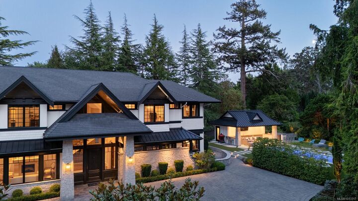 Property Photo:  3375 Ripon Rd  BC V8R 6G8 