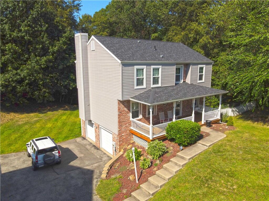 Property Photo: 331 Burning Oaks Dr PA 15642