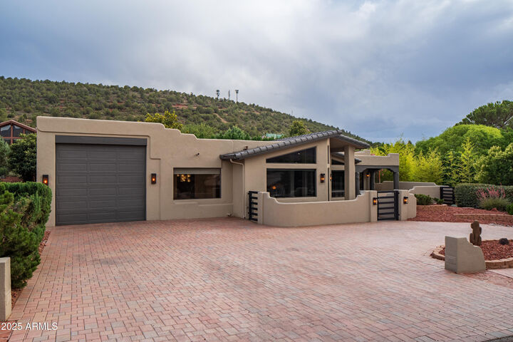 Property Photo: 335 Saddlerock Circle AZ 86336
