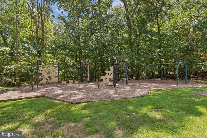 Property Photo: 11817 Coopers Court VA 20191