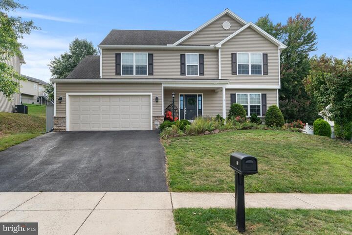 15 Winterberry Lane  Etters PA 17319 photo