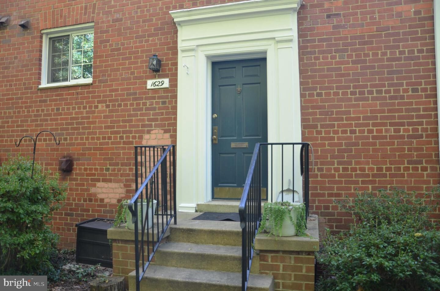 Property Photo:  1629 Preston Road  VA 22302 