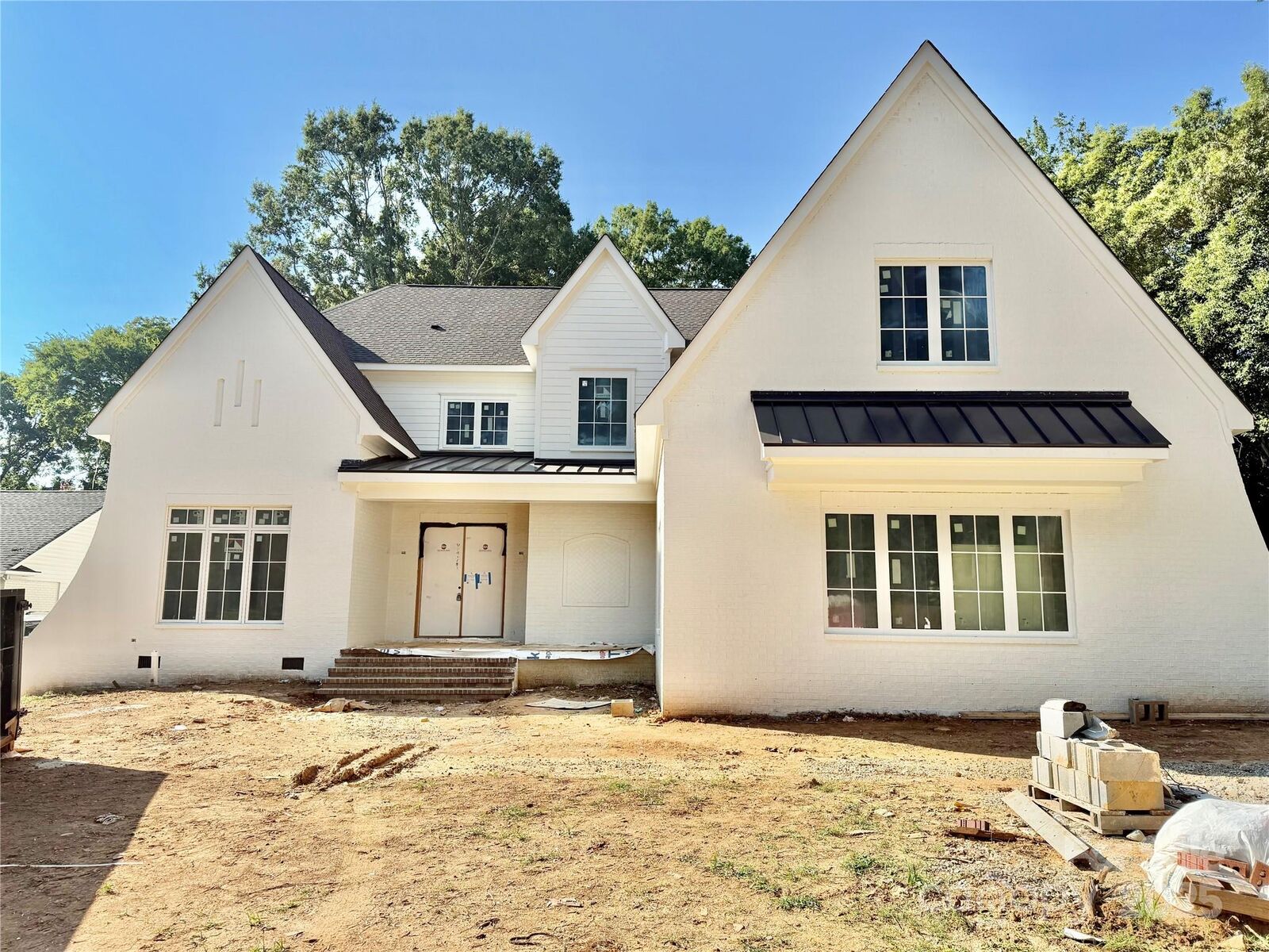 Property Photo: 1511 Cavendish Court NC 28211