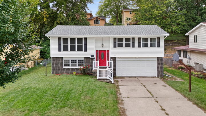 1527 Meadowlane Avenue  Ames IA 50010 photo