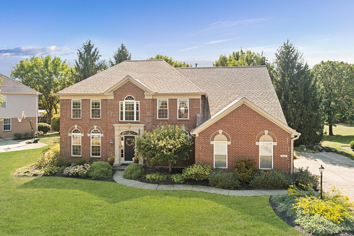 Property Photo:  4319 Serpentine Way  OH 45040 