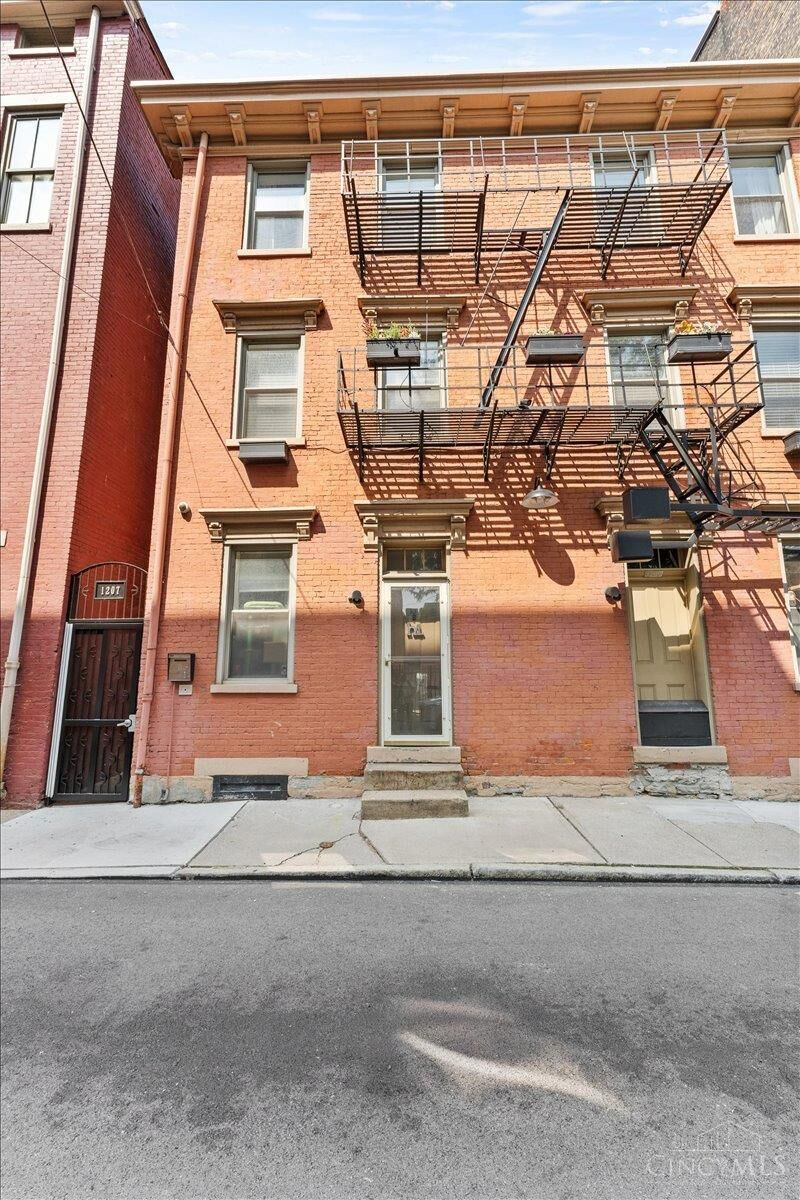 Property Photo:  1207 Republic Street  OH 45202 