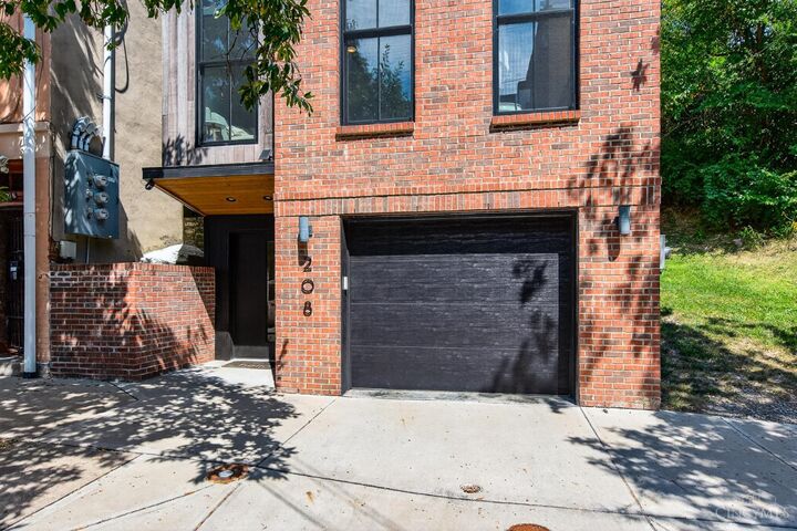 Property Photo:  208 Mulberry Street  OH 45202 