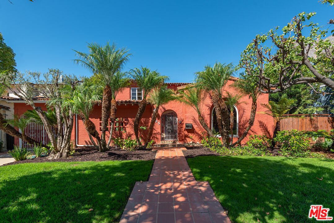 Property Photo:  305 S McCarty Dr  CA 90212 