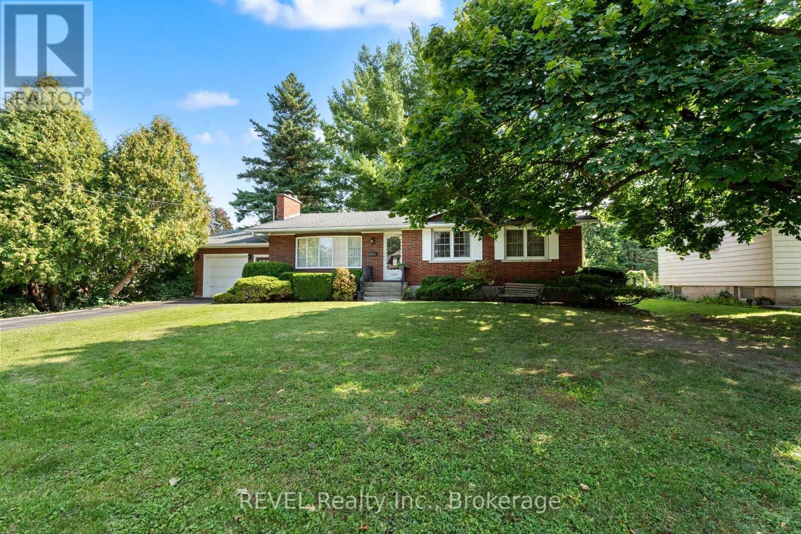 Photo de la propriété: 5548 Hodgson Avenue ON L2H 1N4