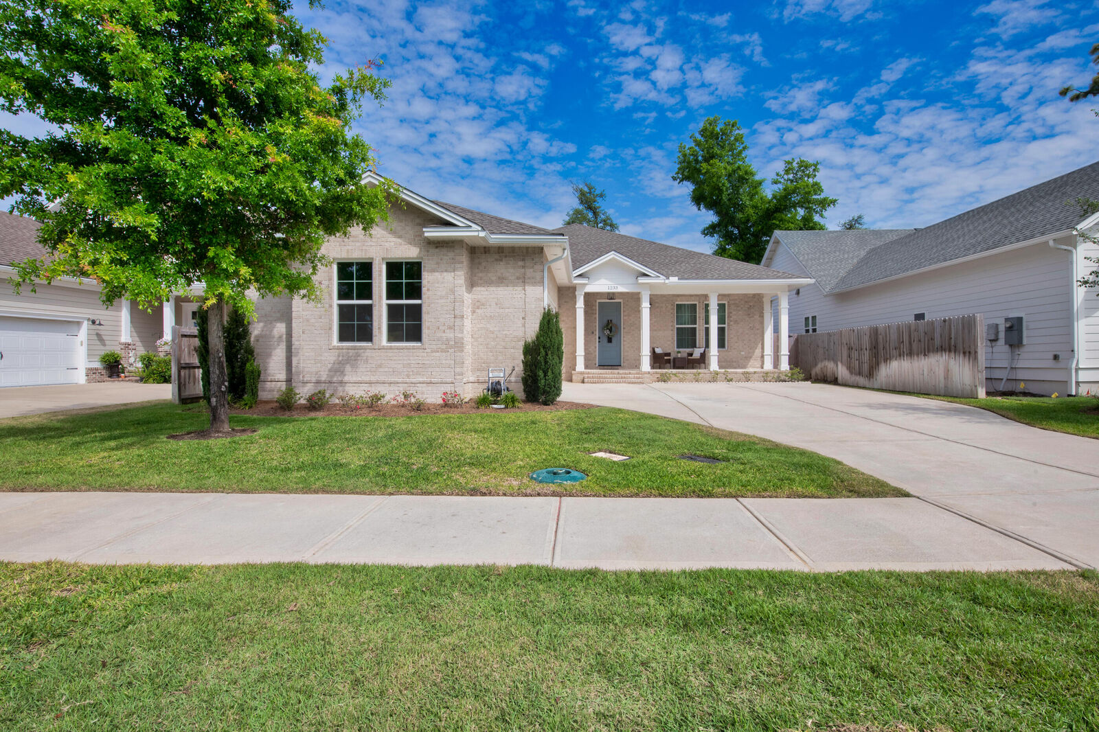 Property Photo: 1233 Elderflower Drive FL 32578