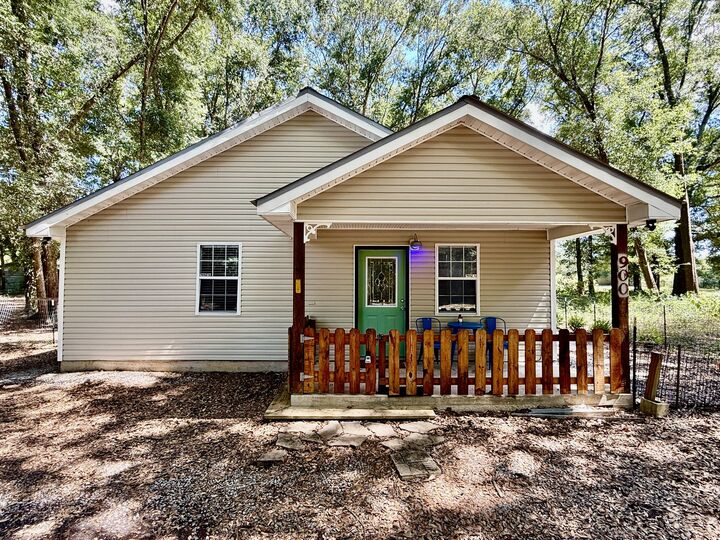 900 N Norwood Road  Defuniak Springs FL 32433 photo