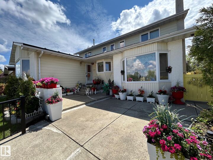 11539 40 Avenue NW  Edmonton AB T6J 0R7 photo