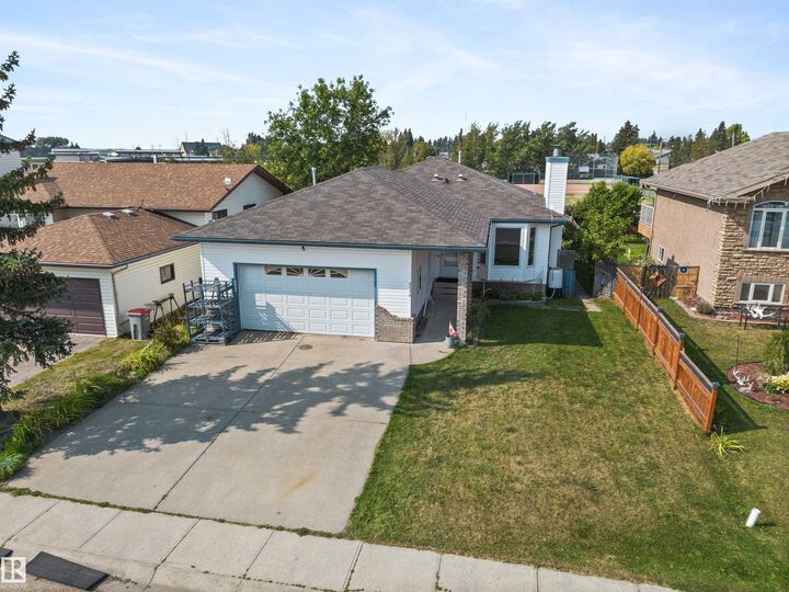 Property Photo:  5134 Sportsview Dr  AB T0B 3M3 