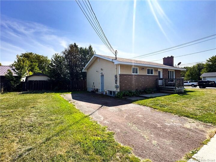 Property Photo:  7 Carl Street  NB E1A 3R6 