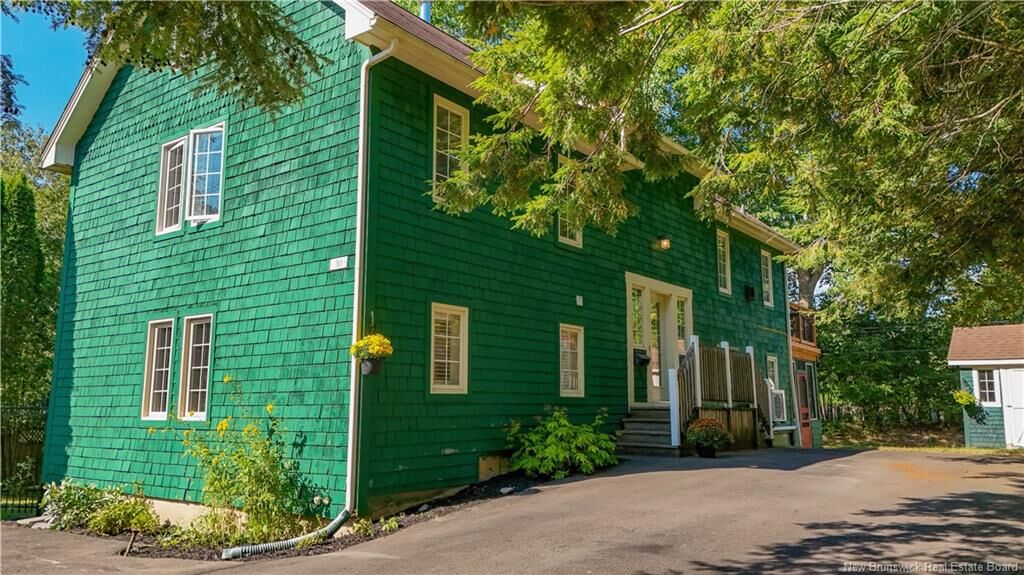 Property Photo:  30 Lawson Court  NB E3A 5G4 