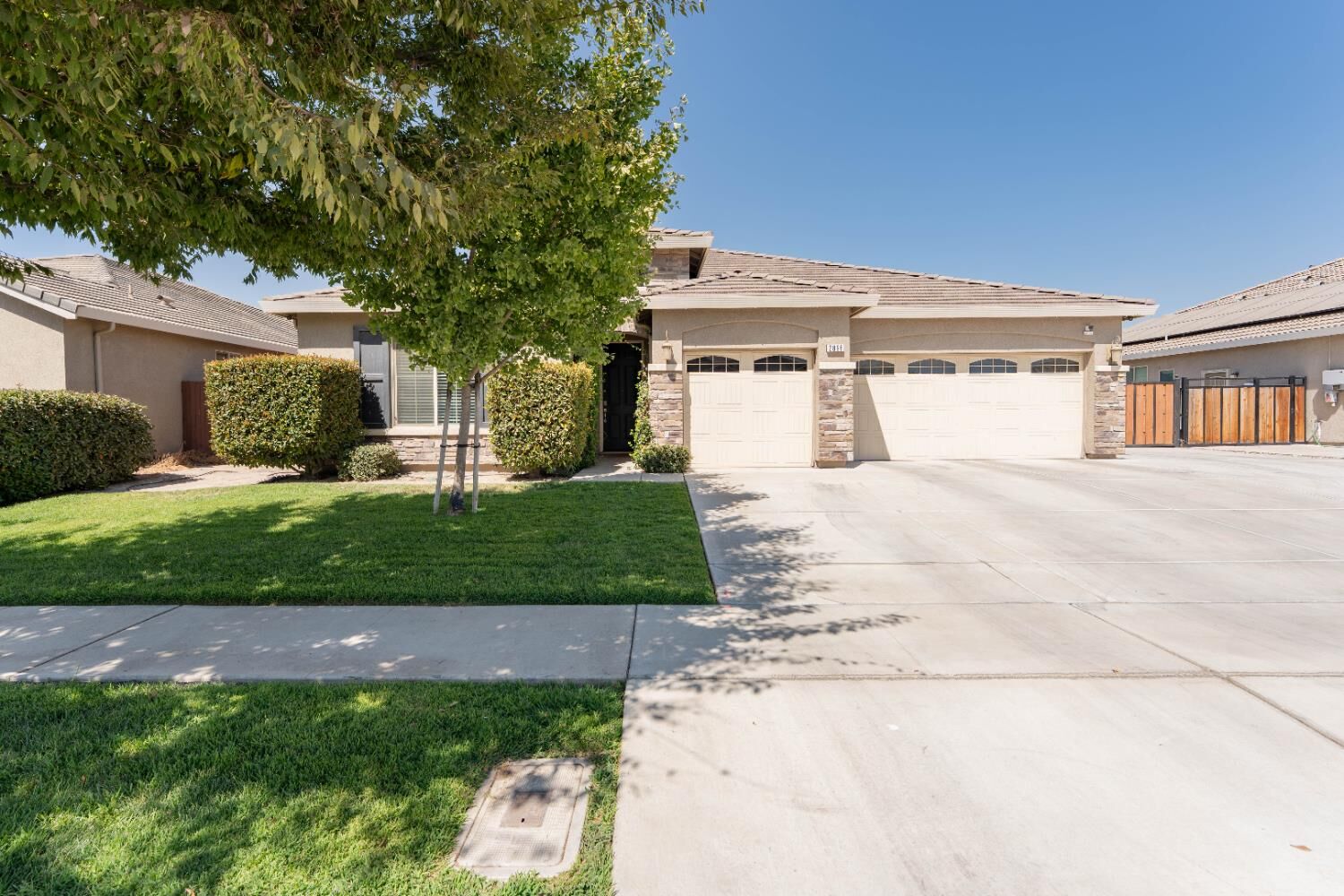 Property Photo:  2896 Channel Reef Avenue  CA 93274 