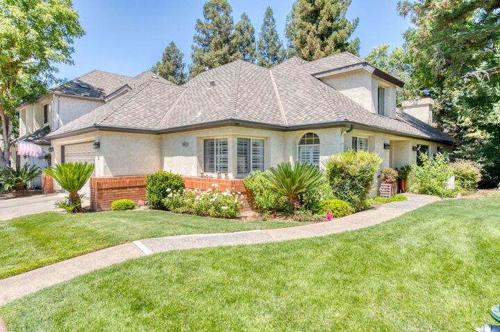 3048 W Pembrook Loop  Fresno CA 93711 photo