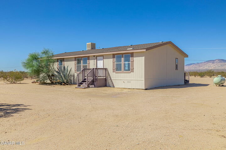 Property Photo: 26321 Olanche Street CA 93501
