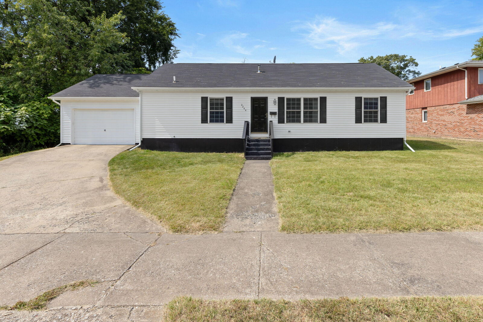 Property Photo: 2244 W Taft Street IN 46404
