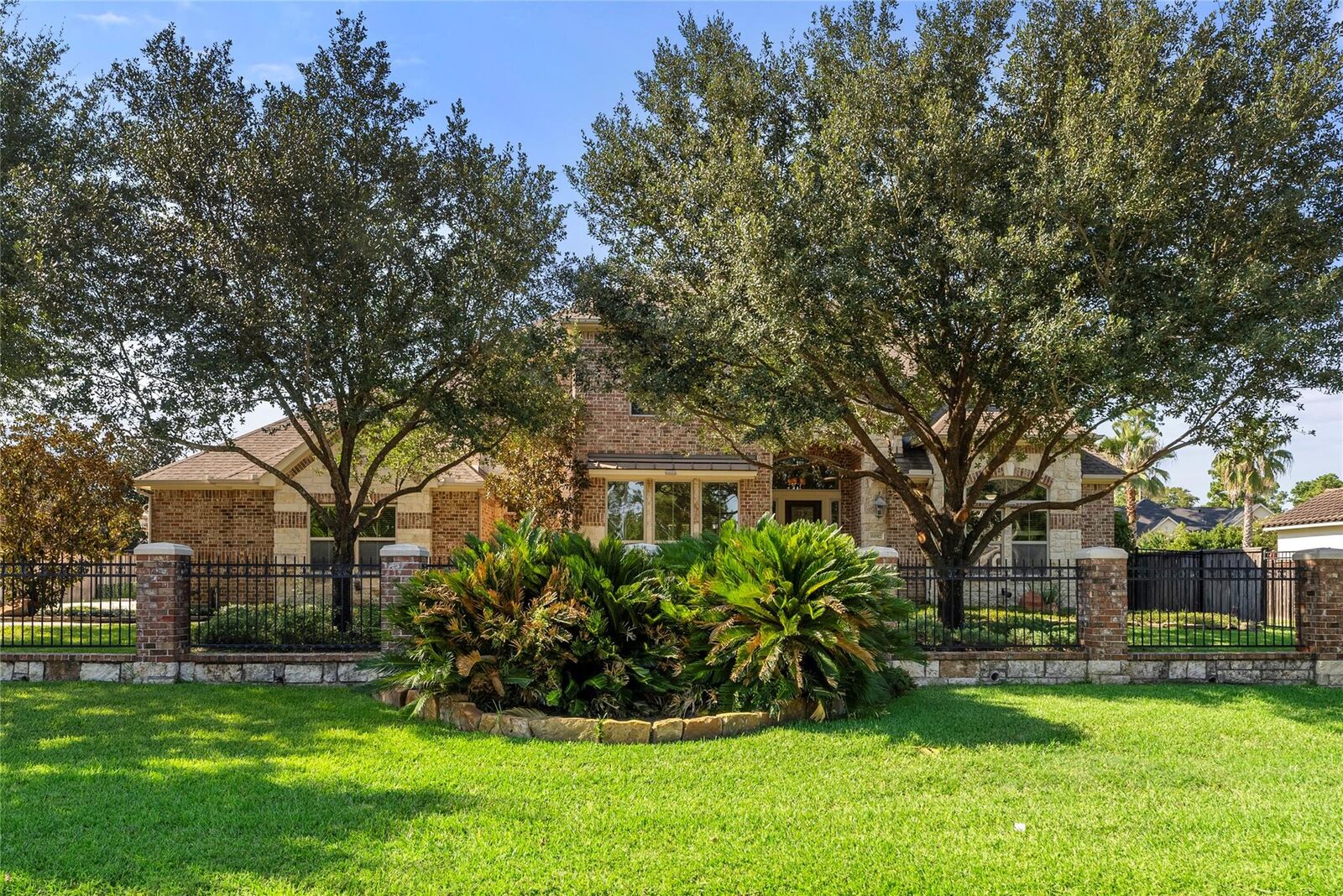 Property Photo:  6892 Lake Paloma Trail  TX 77389 